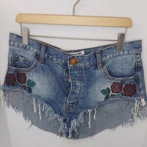 one teaspoon - rollers - low waist cut off shorts in flower embroidery - 30